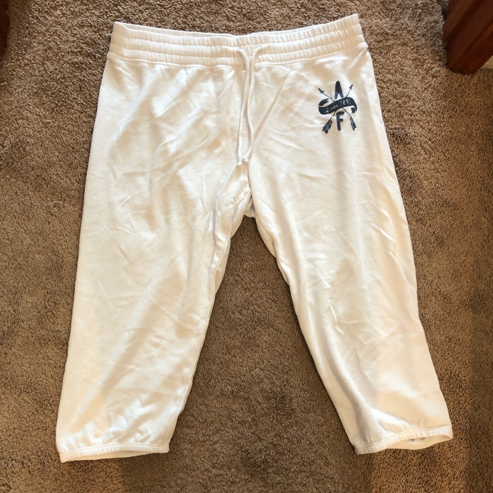 Abercrombie & Fitch cropped sweatpants